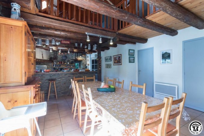 31G100440-c54115f91cb645e38aaa05c37a638db0