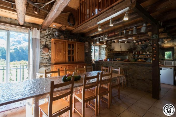 31G100440-dfa7893cd98b4bfc925f8f8cf28c1fc2