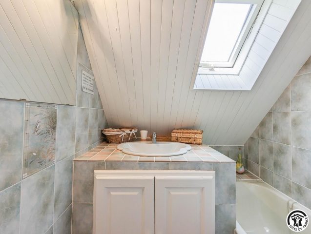 31G100441-059a7d28aac049fba043c86831983540