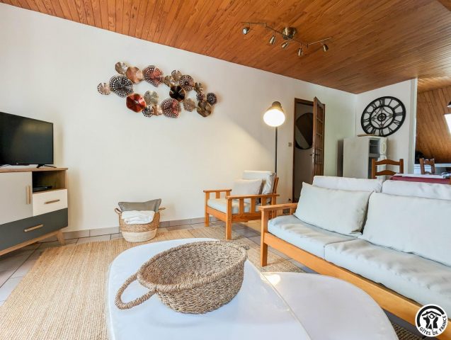 31G100441-09c8b7907fb443559252474f34ffca88