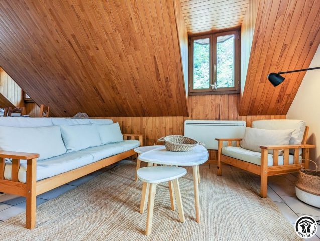 31G100441-80e8ce1747d04314be70bd4a34af0c06