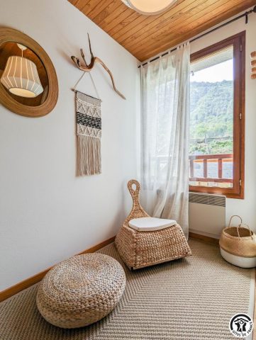 31G100441-864ee82d6dc142b894f0a82e2b697d34