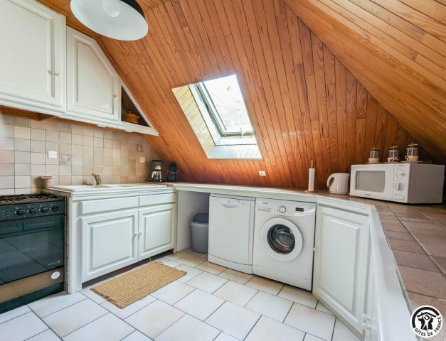 31G100441-cbf525dcec924195be5eff5f323ff26e