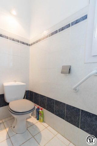 31G100445-2ef4a0521b484c7a83b5abb71d60f6a8