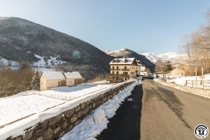 31G100445-cb77472038024c0b85b673b6271523c9