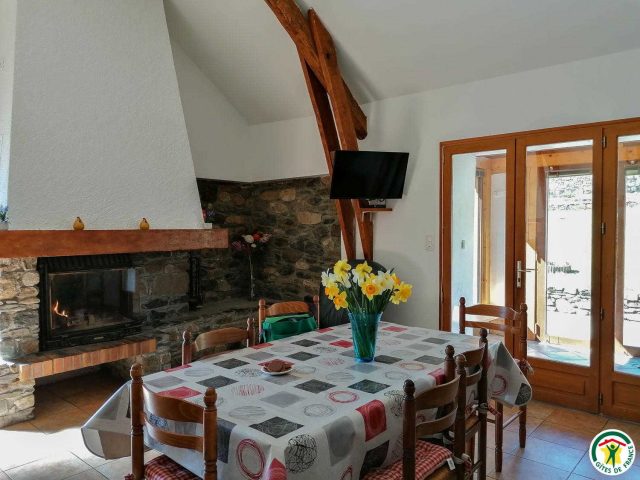 31G100446-1ea5499cc9e344f2ba4985e09f10d0a0