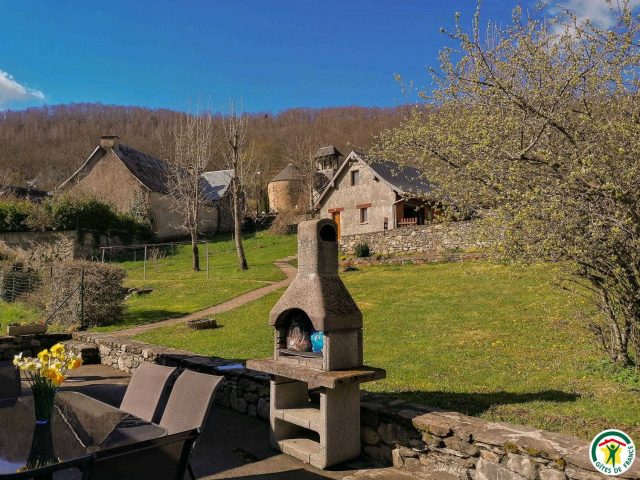 31G100446-495ff6f6715a4bf48329ea19ca821bae