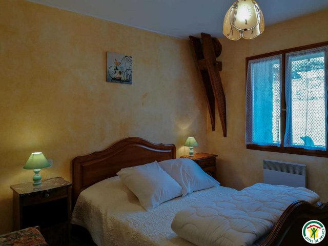 31G100446-76f0c3b792db4df08d39a284de868450