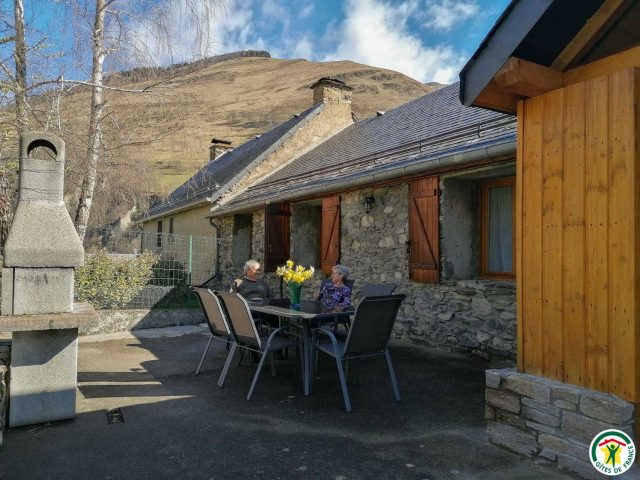 31G100446-c265fc5feb6548d1a1119a4945496ee2