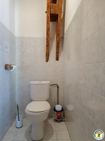 31G100446-c85a4da705e84e93bfad4fe7851417ff