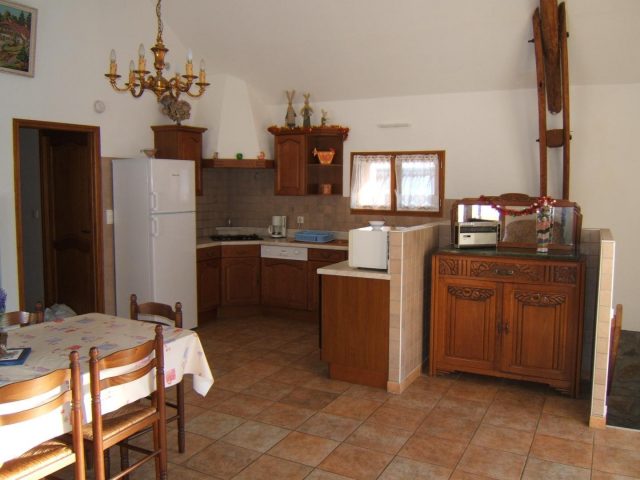 31G100446-ddd348ba10a2447bada8a85882de5928