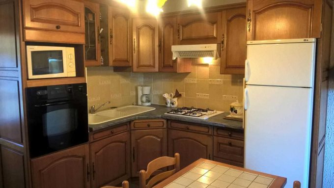 31G100456-307df9ffde7a4235bc20a75e9f083b49