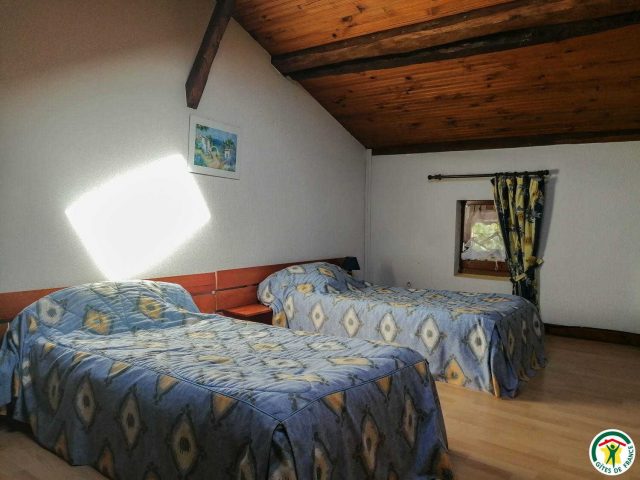 31G100456-9fd058cabd7f4a97ae97c85a81ec8768