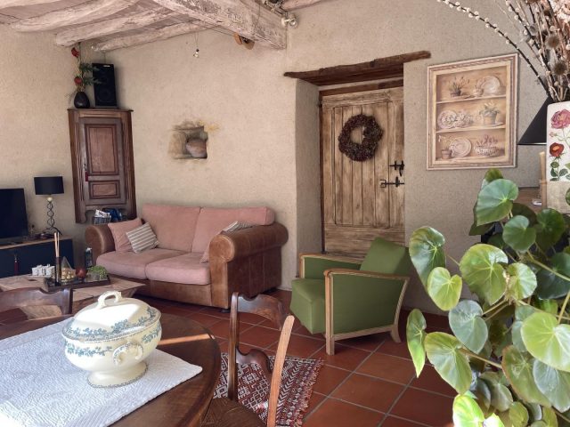 31G100471-0e18b5f8208349beb2658a46549825ef