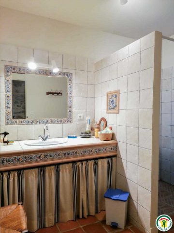 31G100471-5e587cf5dd20422ab97145f5b45545e4