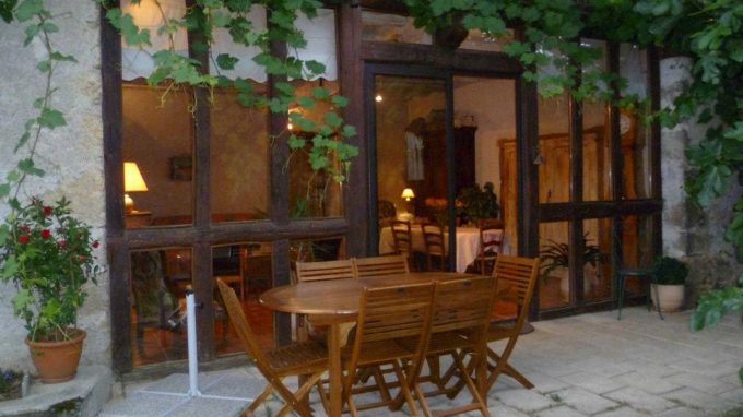 31G100471-8e9412fb7d2240d3978b39a8cfd926b4