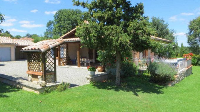 31G100475-0a7256a7f5f0418fb906041f29f71388