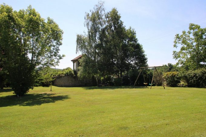 31G100475-1aa6033ce1a64d5b9def536aad5879e7