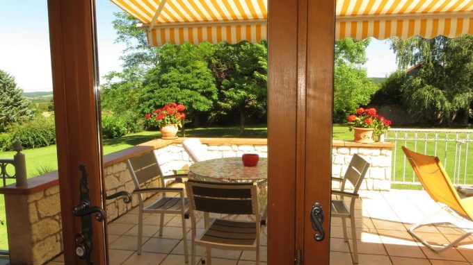 31G100475-2b49f0df3f5b4339a4582cdac20e2129