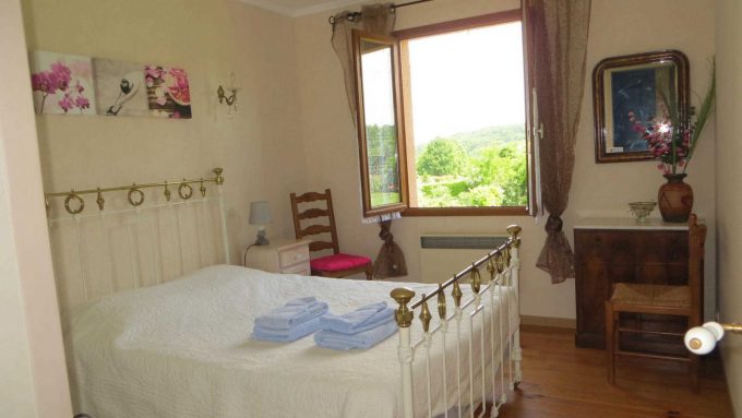 31G100475-596e9cf5a7ec4598bb78bfa64c3f5934