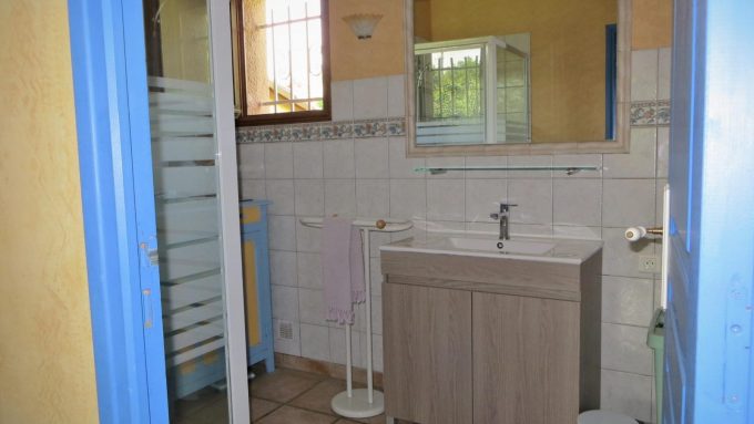 31G100475-b3c8bcef01bc4b3db0a81965d9446d69