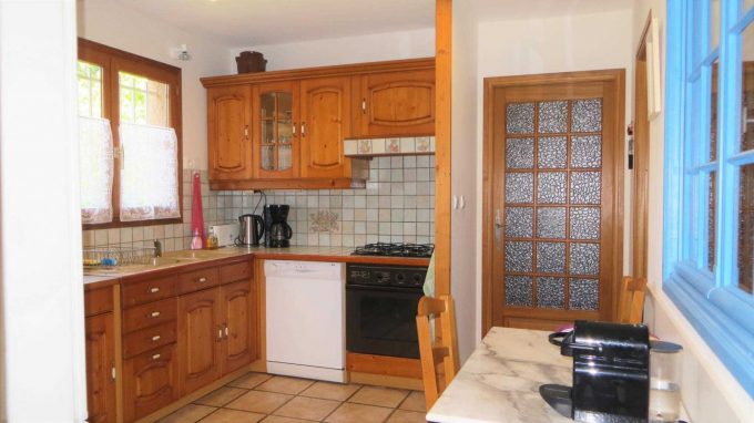 31G100475-bed7099705f0476fa73e7fbc024aad4d