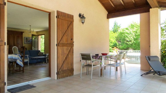 31G100475-d48d1f410fe343b5ab333f40c86145b5