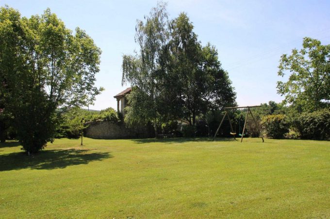 31G100475-e2103ac4c214476189eedf0989a587fb