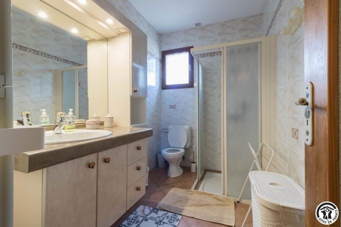 31G100491-1f7d128d7245494e854600e875ca5466