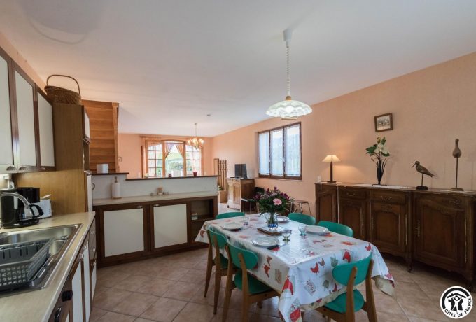 31G100491-728a02e9ad7c4da7a159c81f7f43ac36