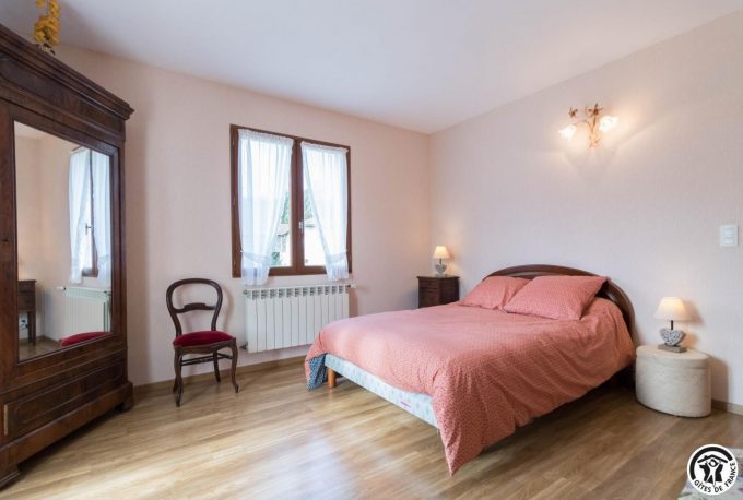 31G100491-8ff9417c4420466c96e6f20a3a96e4f1