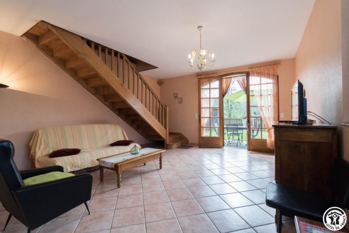 31G100491-f8d920ee40cf4953a2fafed5598d083d