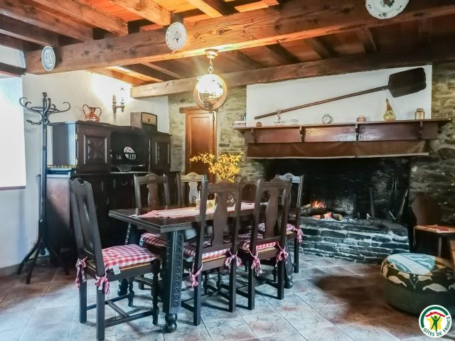 31G100492-80e09896179d420cac47cc3bf9094c1e