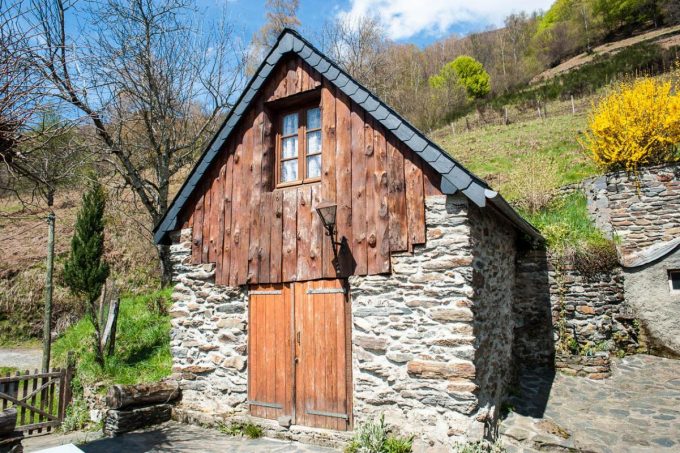 31G100492-e233ecc9f48d4aa09e0e4f76e1332bd2