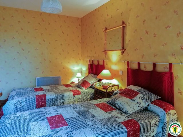 31G100509-7906132d17104d5bbc4d061725943585