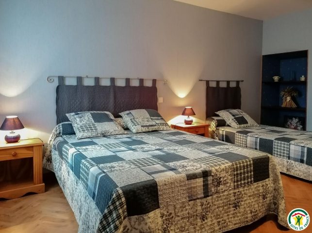 31G100509-97538202a3d04e94939723de55ce66e4