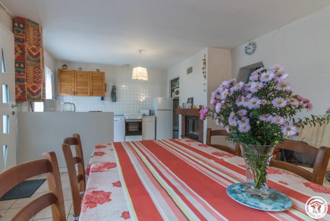 31G100513-2f50f02d20d5411fa7319a52de2dd57a