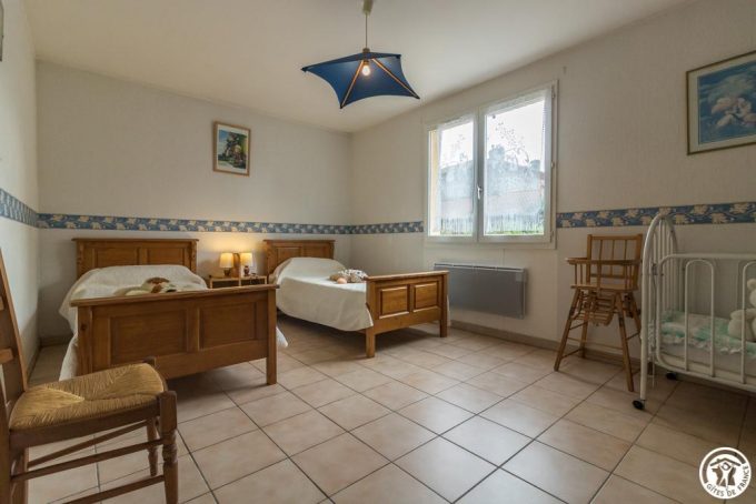 31G100513-5b6e1b8c82da4ebdbf83d209111cfbac