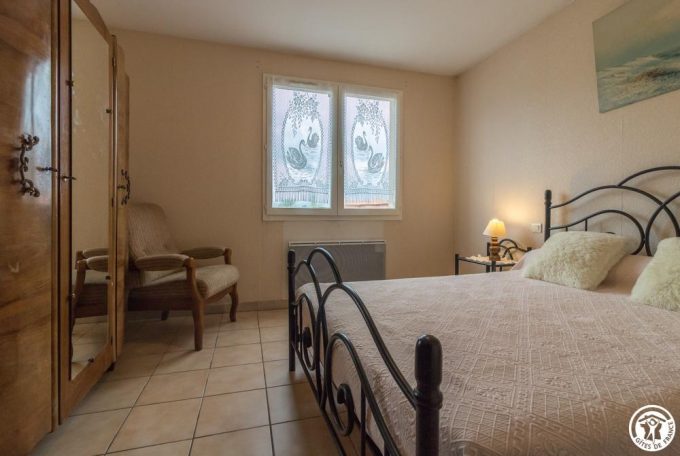 31G100513-721d76cb531a40e49cd942618e764ff1