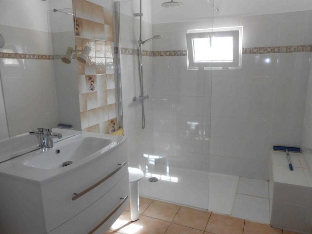 31G100513-f6c9d644bd8644cba960d5325607d18c