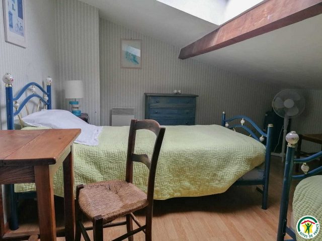 31G100527-4439919ecebc4d87ae080ad675a4c256