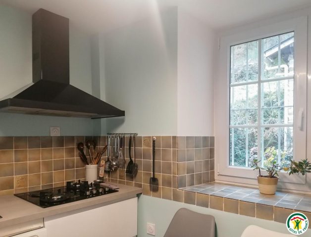 31G100527-547d4d8fcbf641bb9cc0ae5e137bc75a