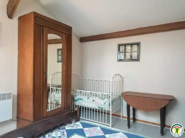 31G100527-e3a2d3a722b142aca25823f9528d3d55