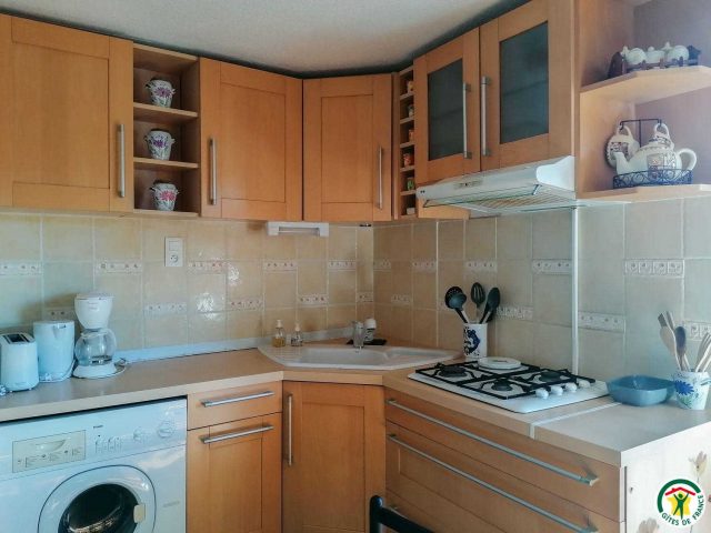 31G100544-6b9152c9eceb4436bd98cfebe6de38b6