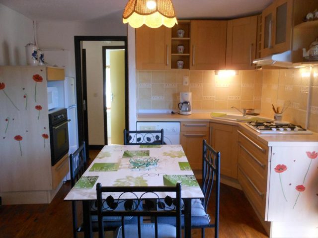 31G100544-875ce35509454ed9a86a11896fb16bce