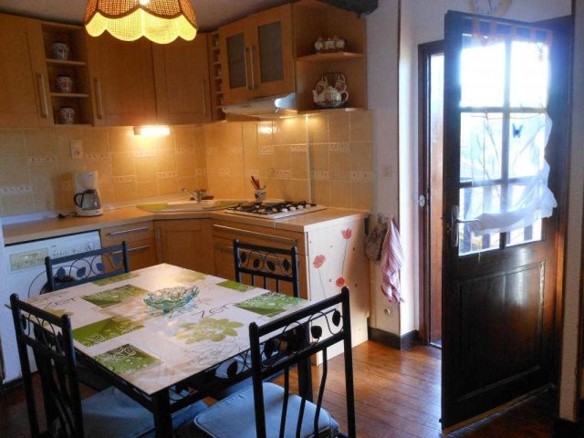 31G100544-ac0c4ba0a672467ea0fdf743e13910ec