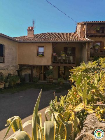 31G100544-d25ee1feb70b4753be45ad6a2ef30036