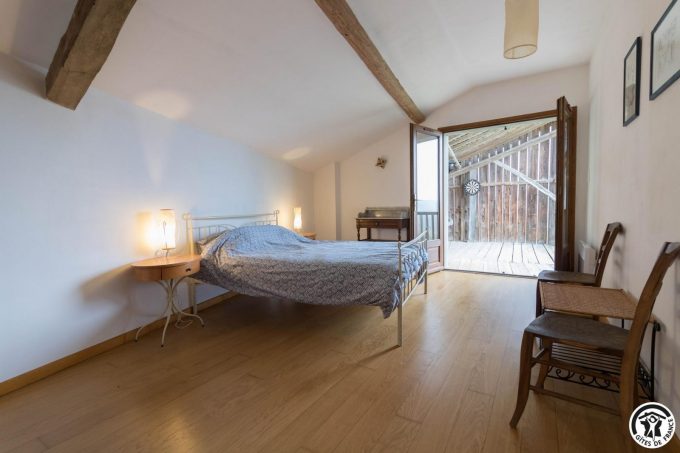 31G100545-3e86fb7e59a2420791a32729281d6510