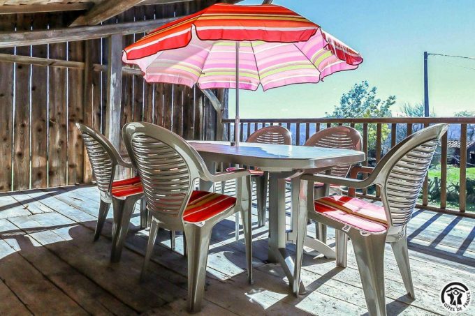 31G100545-79b4b2a457fd4843be3cb49037b5be02