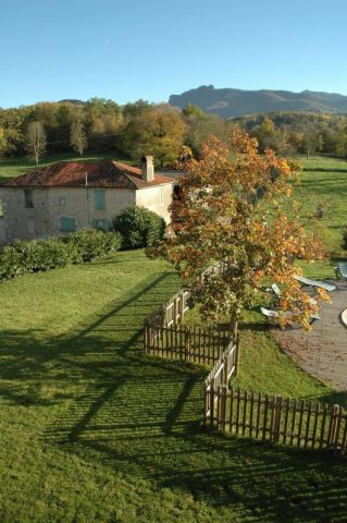 31G100587-1af67dfed8594dfe997b4309a41d2900